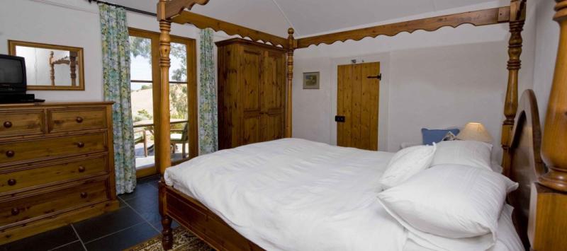 Bedroom - Brooklands Heritage B&B