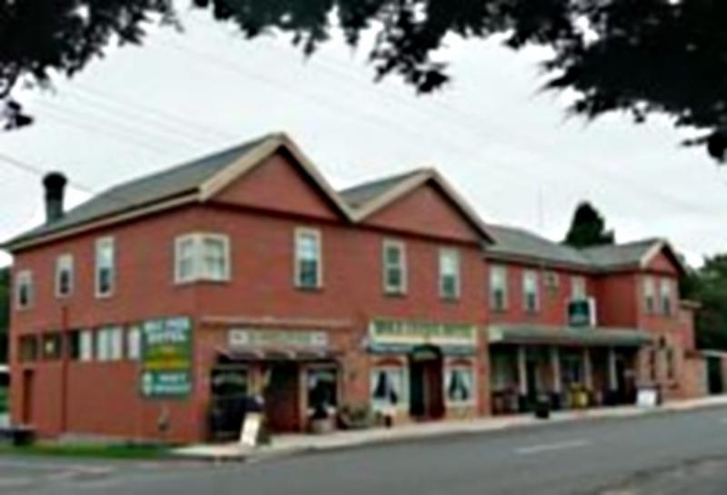 main - Mole Creek Hotel