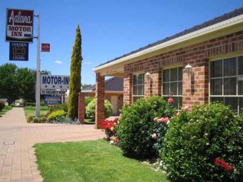 Front Entrance - Aalana Motor Inn