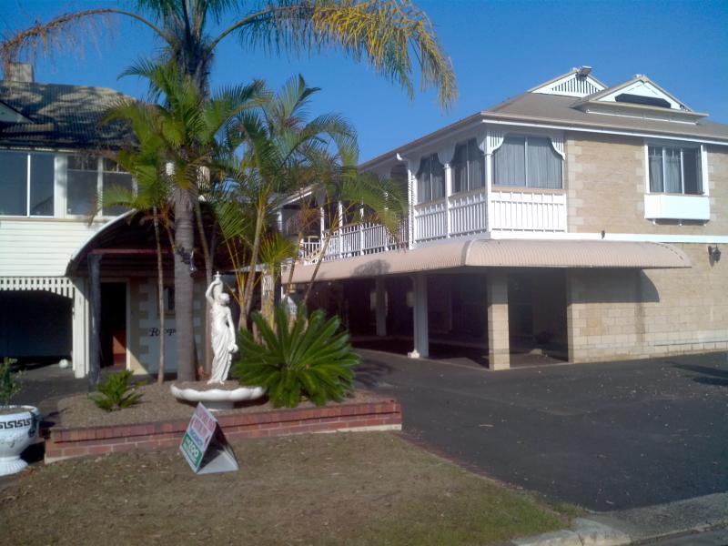 Motel Entrance - Alexandra Park Motor Inn