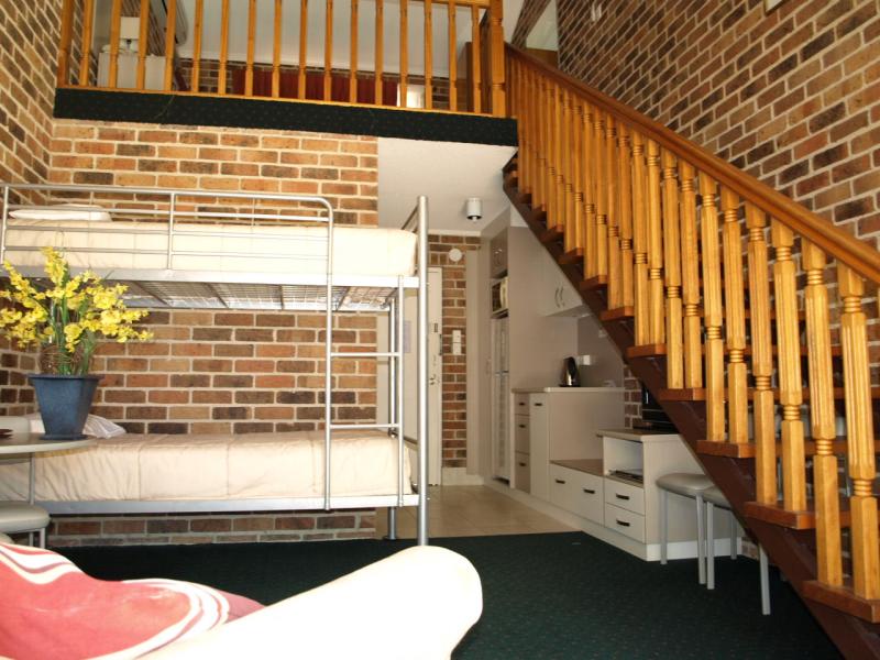 Studio Family room - Beenleigh Yatala Motor Inn