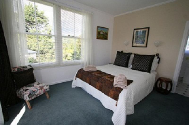 Holker room - Cotswold Cottages