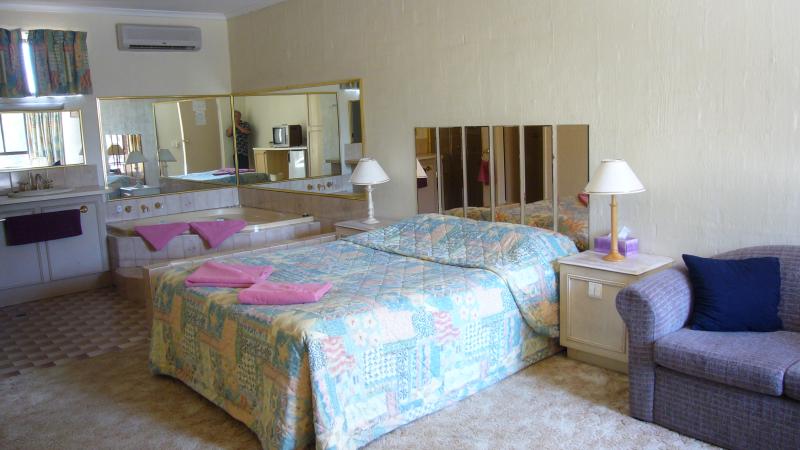 Spa Room - El Sierra Motel