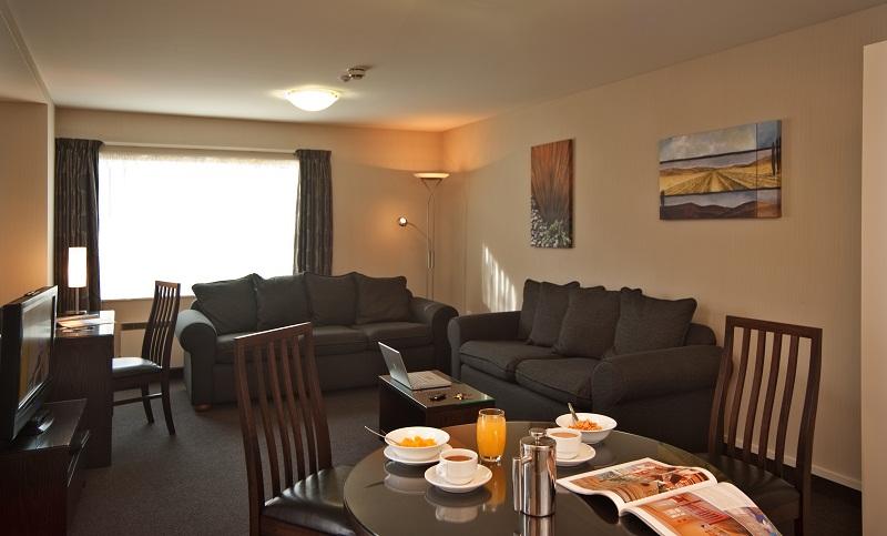Deluxe Living - Homestead Villa Motel