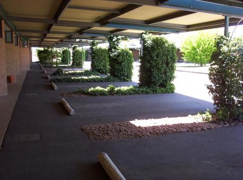 Undercover parking - Barossa Motor Lodge