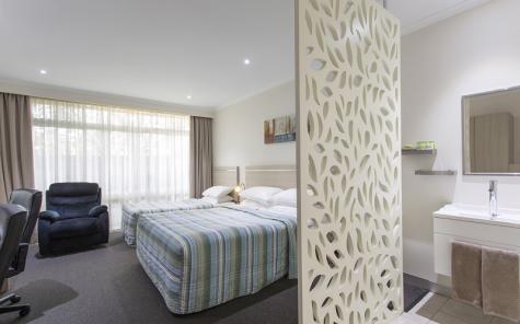 Guest room - Best Western Aspen & Apartments