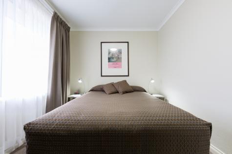 Executive Two Bedroom Apartment - Forrest Hotel and Apartments