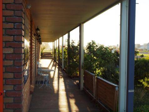 Balcony - Gateway Motor Inn