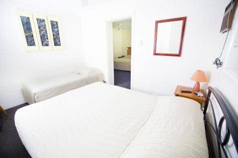Two Bedroom Suite - Golfers Lodge Motel