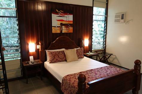 Queen Rainforest Cabin - Heritage Lodge & Spa