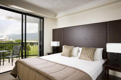 1 Bedroom Apartment City View - Mantra Esplanade Cairns