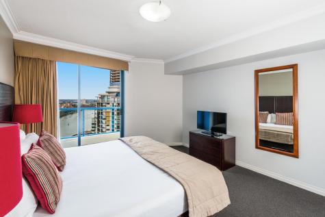 1 Bedroom Apartment - Mantra on Queen