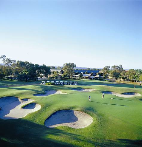 Exterior and Golf Course - Novotel Vines Resort Swan Valley