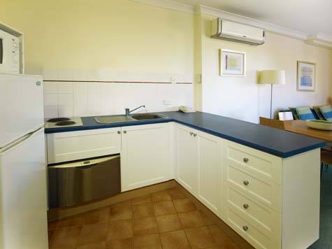 Kitchen - Oaks Calypso Plaza
