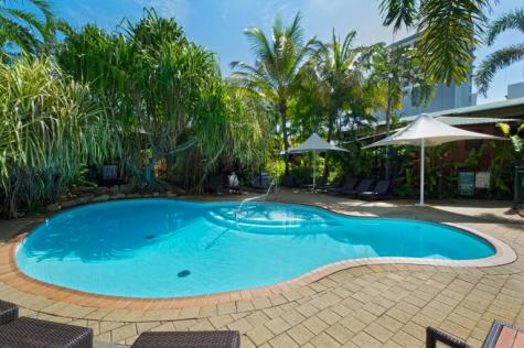 Outdoor Swimming Pool - Palms City Resort