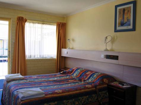 Room 1 - Quality Inn Centre Point