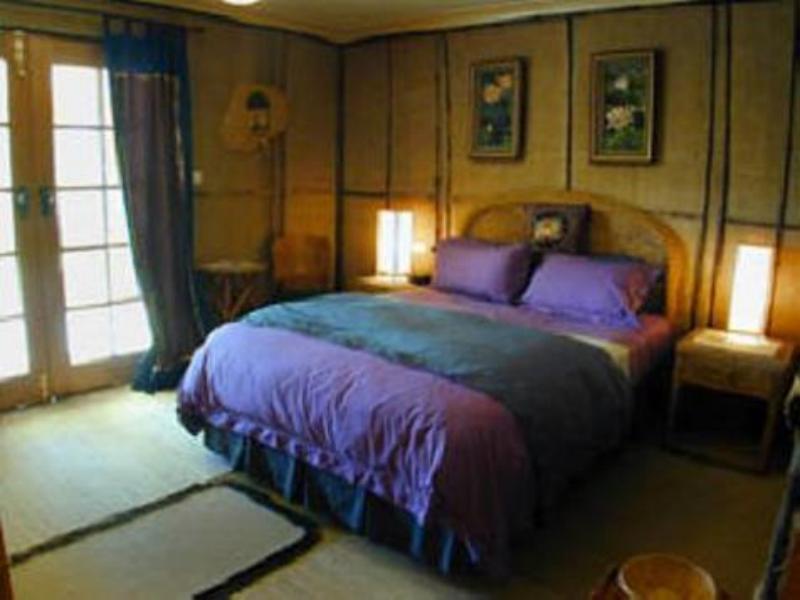 Thai Room
 - Fernmark Inn