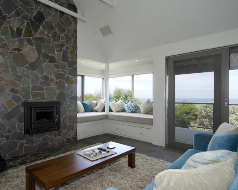 Lounge View
 - Points South By The Sea