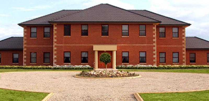 Front
- Elizabeth Manor House