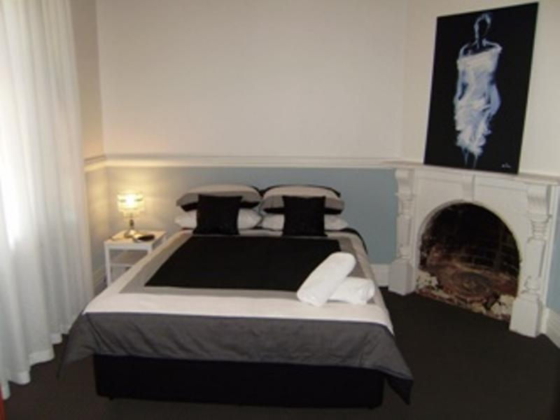 Self Contained Terrace
 - Alexandra Place