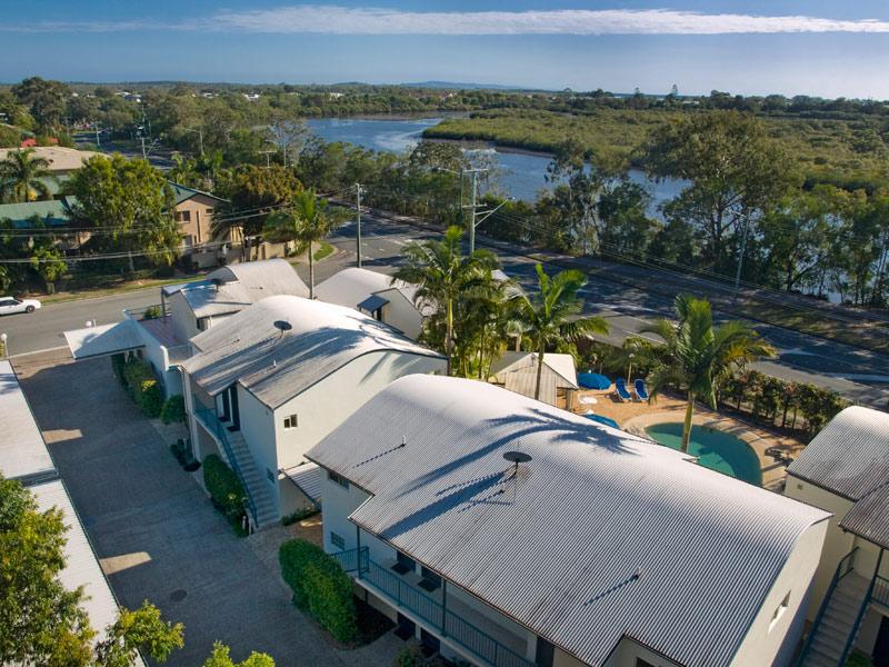 Aerial View of Anchor Motel Noosa
 - Anchor Motel Noosa