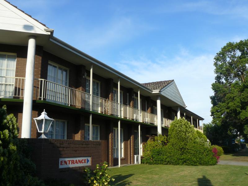 Front entrance
- Australia Park Motel