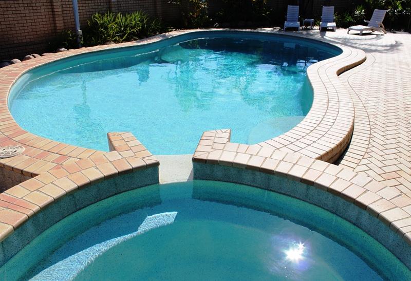 Deep Large Pool with Children's Pond
- Sunnybank Star Hotel and Apartments