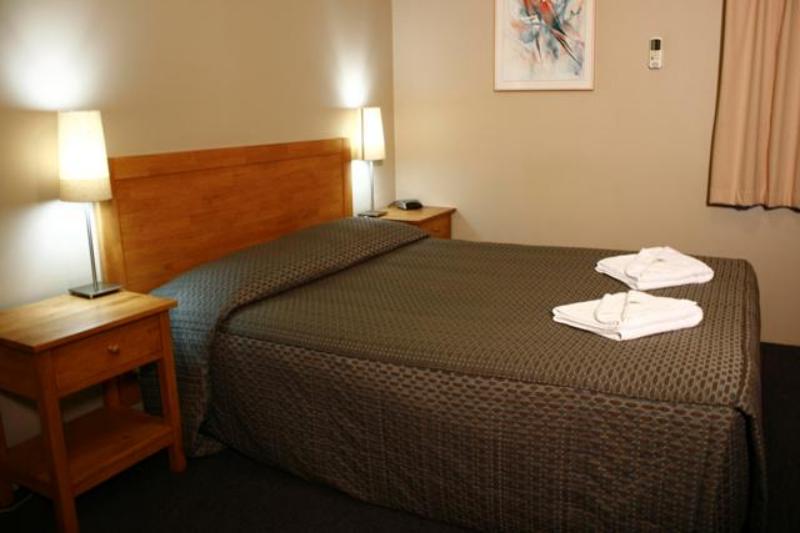 - Best Western Mahoneys Motor Inn