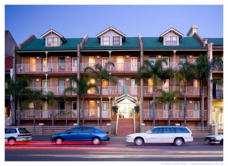 Hotel
- Central Railway Hotel