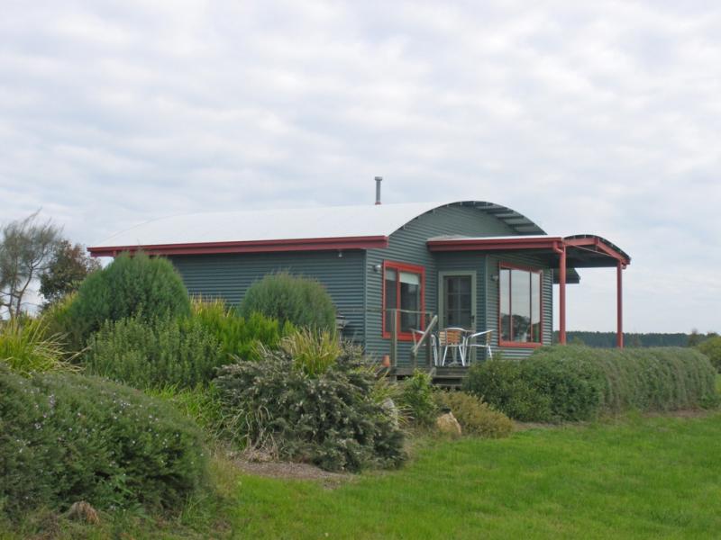 Cottages
 - Frog Gully Cottages