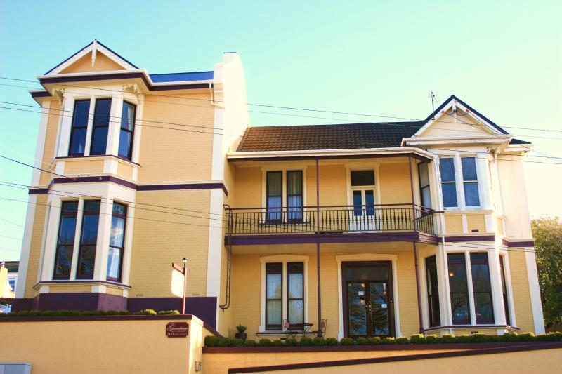 Grandview Bed & Breakfast
- Grandview Bed and Breakfast