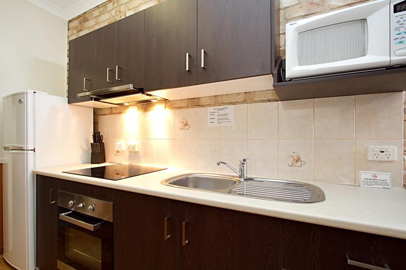 Spa Apartment Kitchen
- Highlander Motor Inn & Apartments
