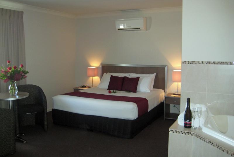 KIng Spa Room
- Johnson Road Motel - Hillcrest