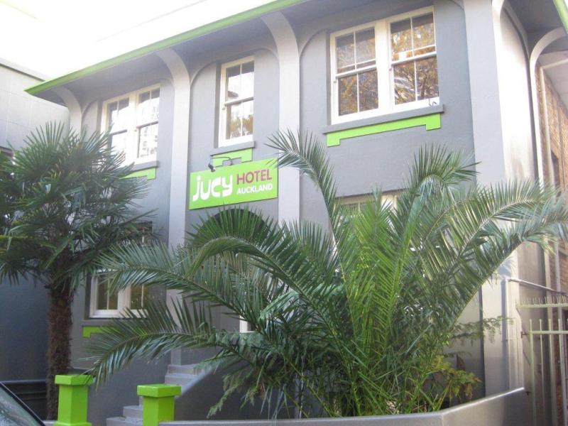 exterior
- Jucy Hotel Auckland