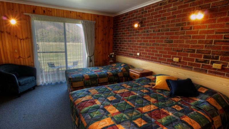 - Kookaburra Motor Lodge