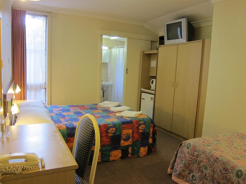 Standard Twin Share
- Linwood Lodge Motel Artarmon