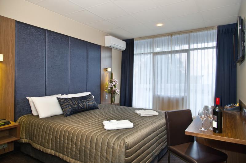 Accommodation
- Marion Hotel
