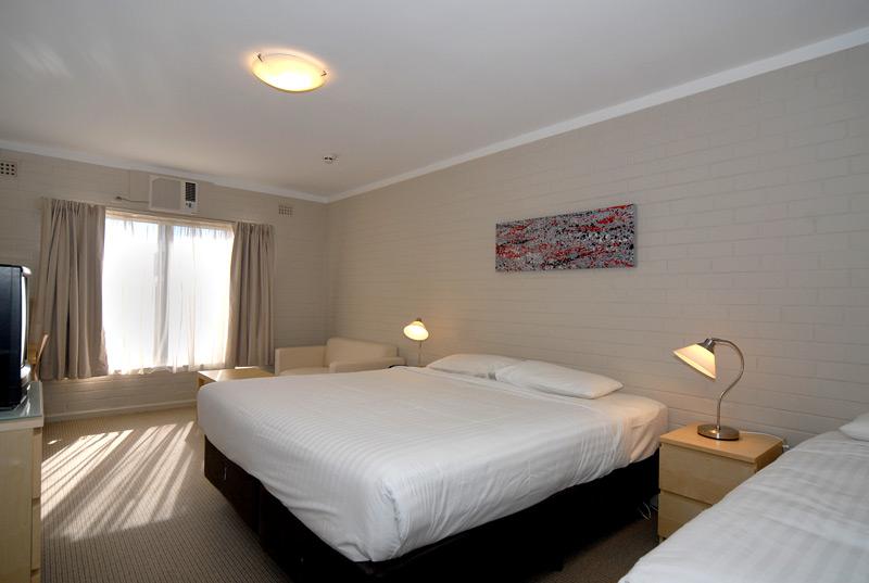 Twin Room
- The Murray Hotel