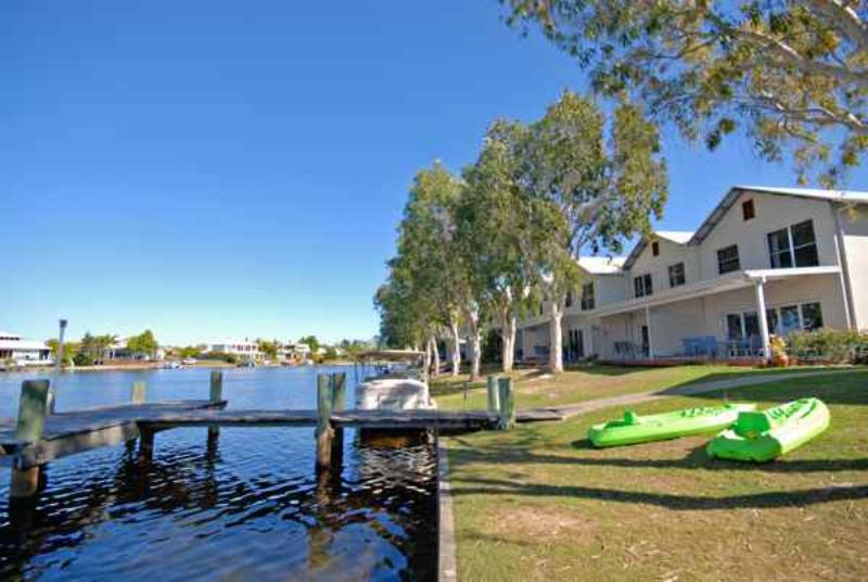 Waterfront townhouses
- Noosa Entrance Waterfront Resort