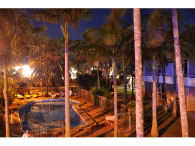 tropical garden
- Ocean Paradise Motel & Holiday Units