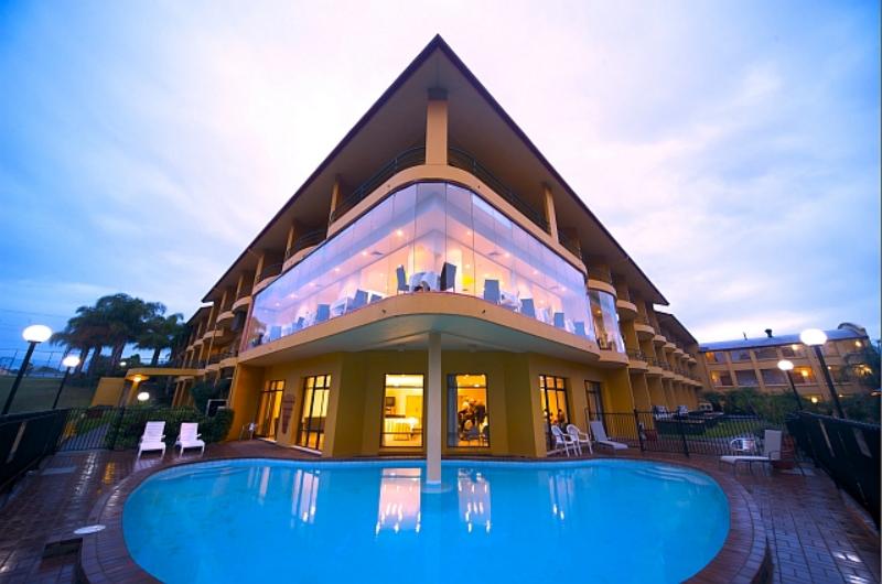 Pool
- Best Western Plus Apollo International Hotel