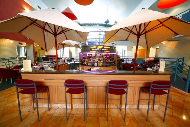 Bar
- Quality Hotel Manor
