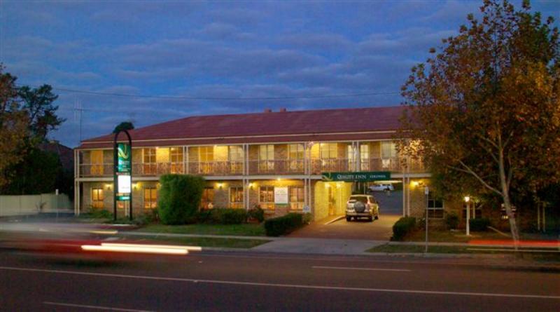 Motel Entrance
- Quality Inn Colonial