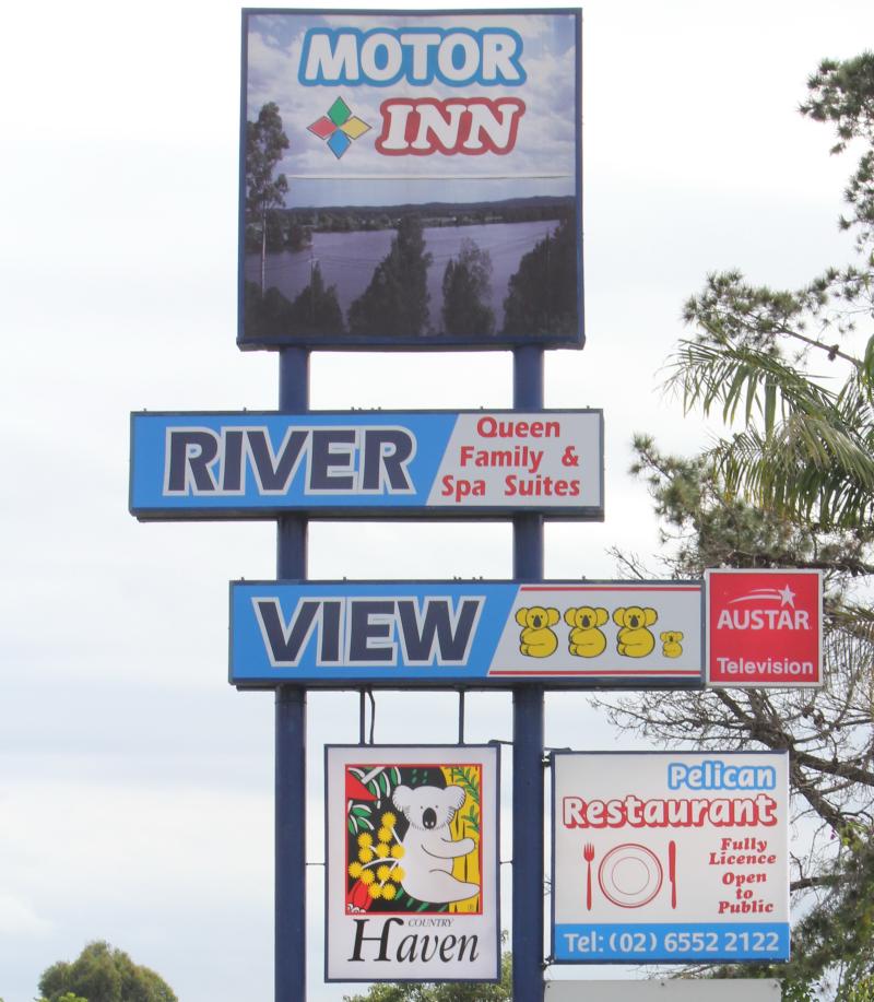 front sign
- Riverview Motor Inn