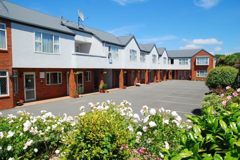 Rosewood Court Motel
 - Rosewood Court Motel