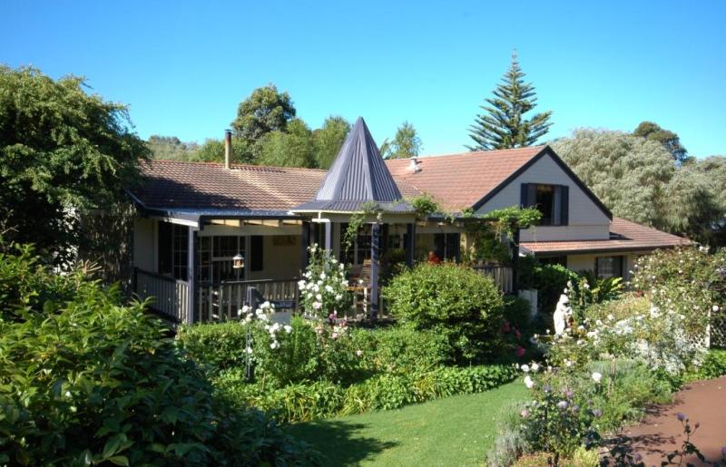 Rosewood Guesthouse
- Rosewood Guesthouse