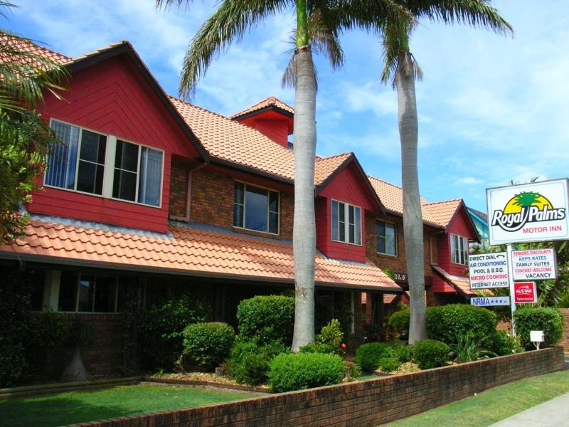 Motel
 - Royal Palms Motor Inn