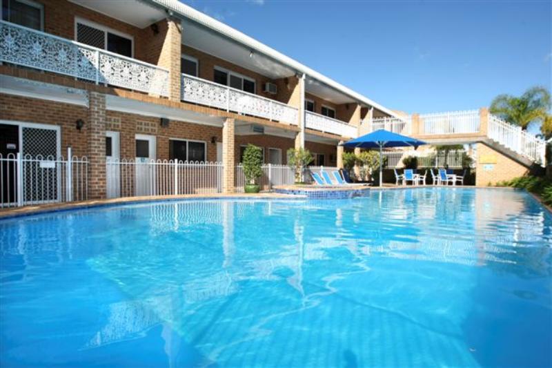 Outdoor 20m Swimming Pool
 - The Hermitage Motel