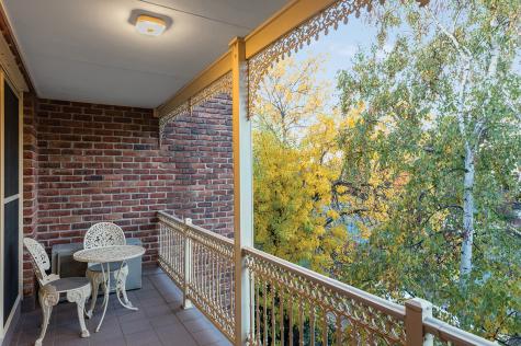 Balcony
- Adina Serviced Apartments Canberra, Kingston
