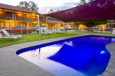 Quiet, relaxed resort-style setting
- Advance Motel